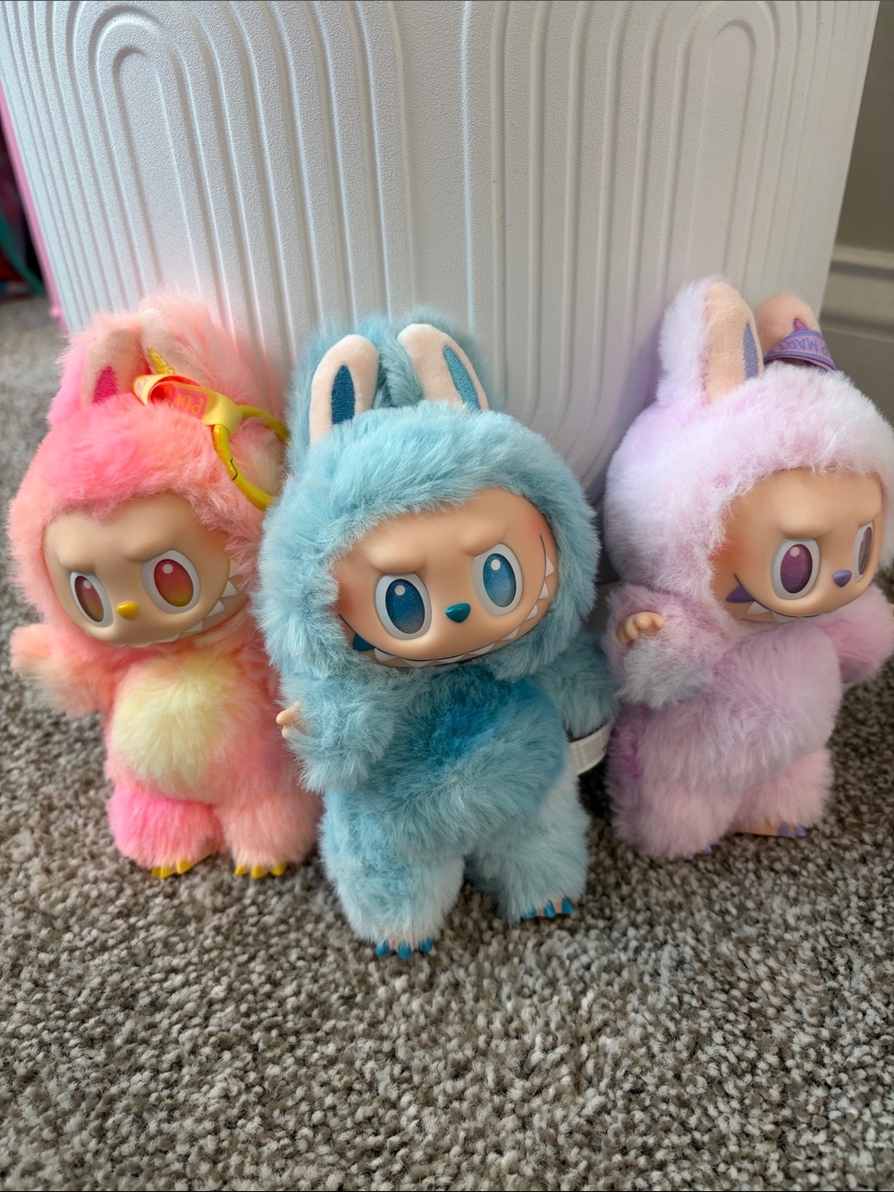 3 Labubus
